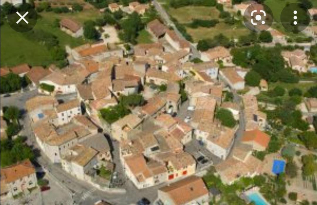 Petite Villa Avec Piscine Chauffee Aigremont Exterior photo